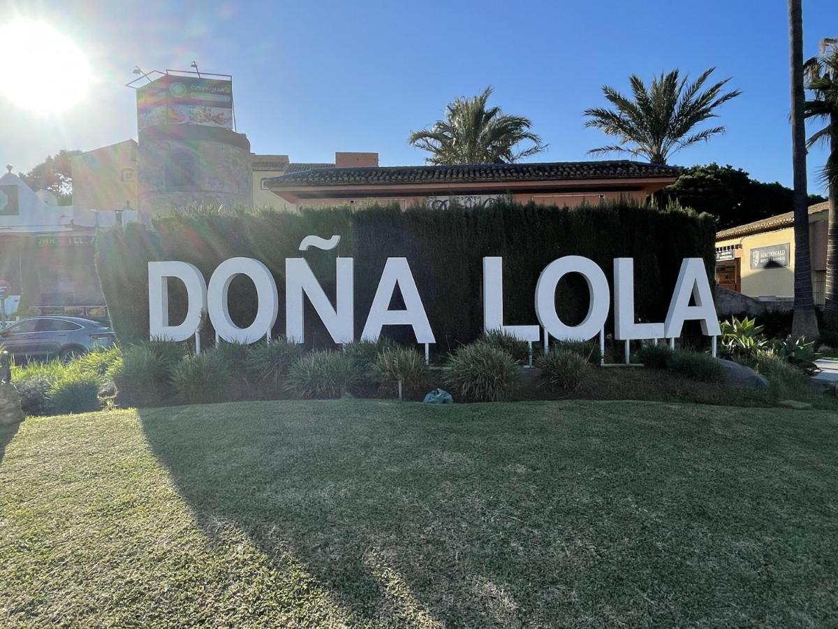Dona Lola Micaela: Beachfront Apartment with Direct Beach Access Sitio de Calahonda Exterior photo