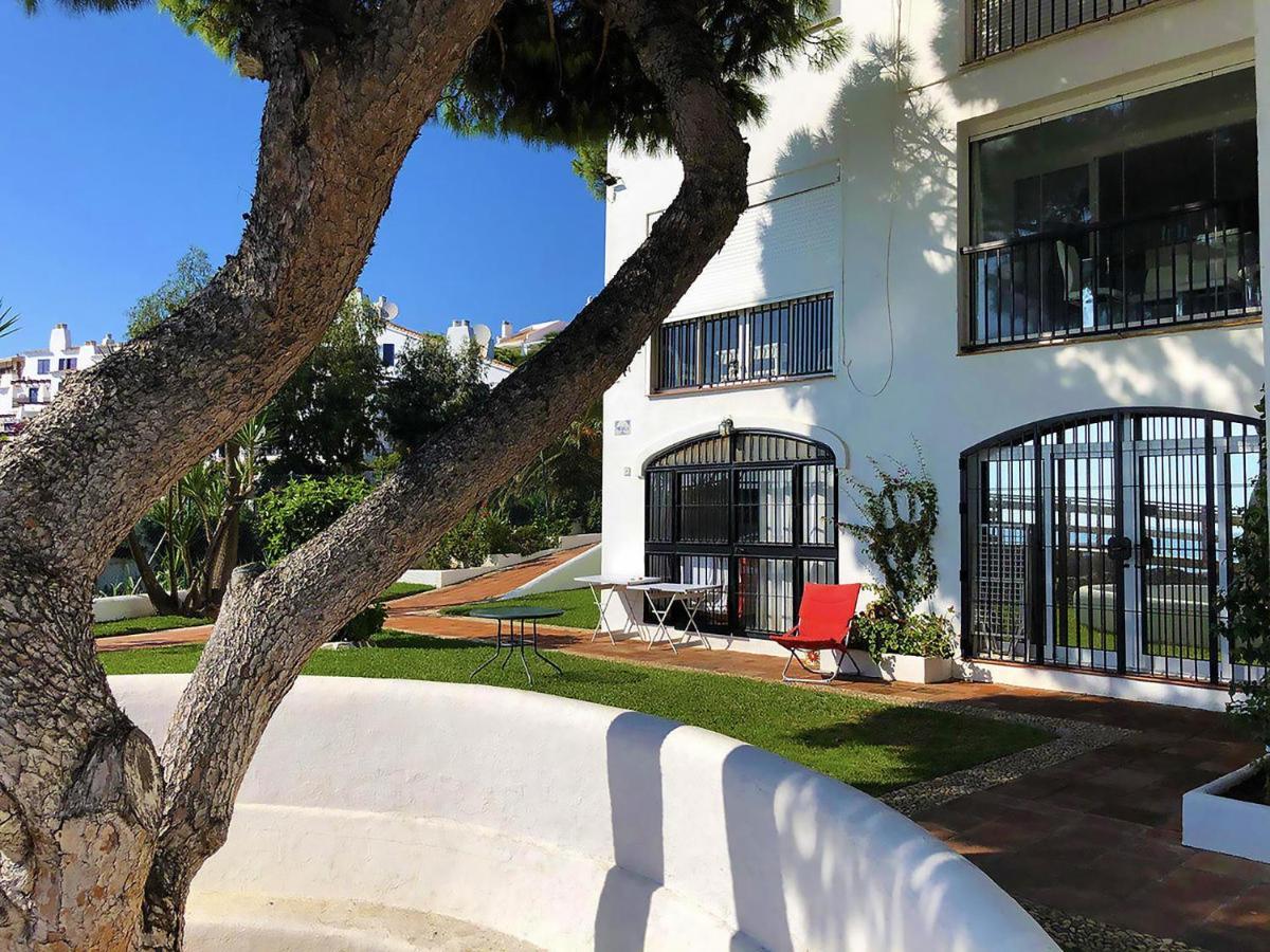 Dona Lola Micaela: Beachfront Apartment with Direct Beach Access Sitio de Calahonda Exterior photo